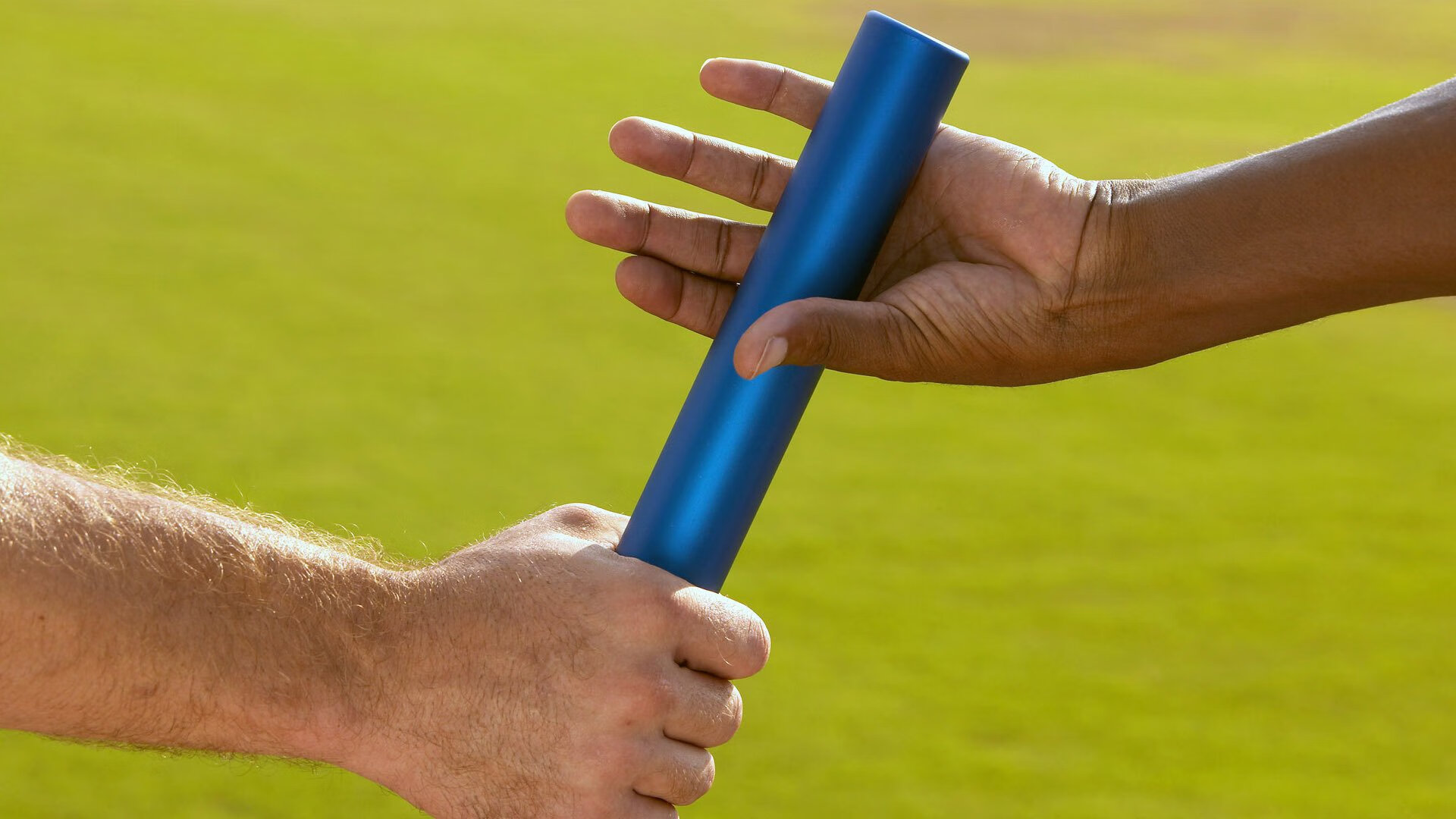 “尼古拉斯·桑特基的防守与进攻兼备,为阿根廷美洲狮队带来致命威胁”