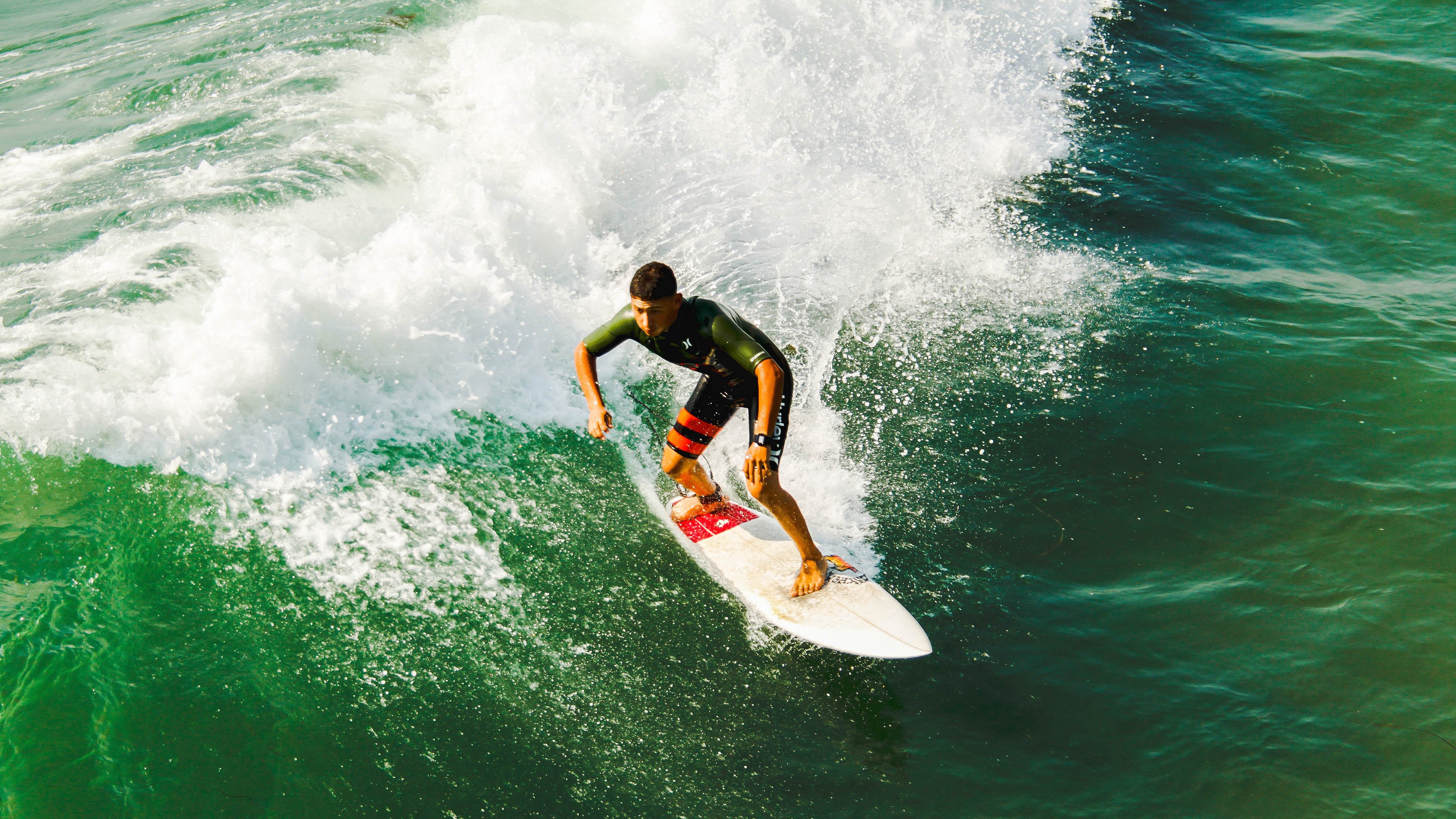 绿色节能足球场馆在多个城市落成,推动绿色体育发展,绿色节能设施有哪些